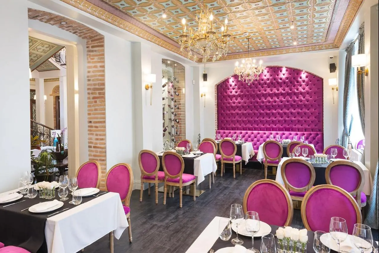Itza Hotel Boutique Internacional Cuenca 5*,